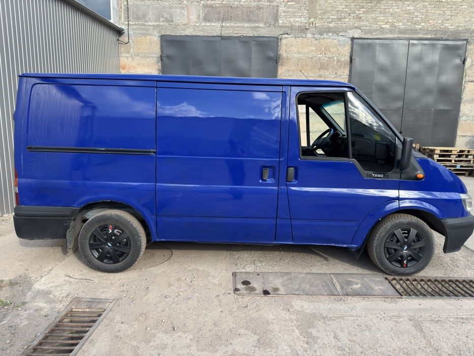 Ford Transit 2001 року 2.0дизель. груз.