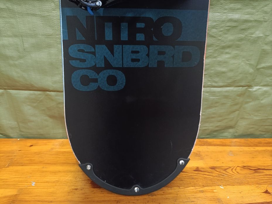 Nr 63 Deska snowboardowa NITRO Prime 165 cm + wiązania