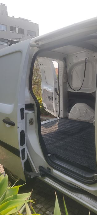 Vend troc Kangoo fim 2014 aceito prop retoma carro mota ou outro mesmo avariado ou acidentado