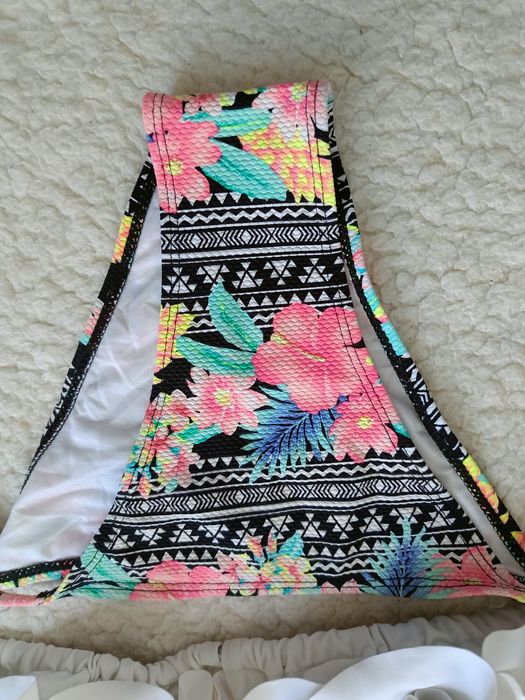 Bikini, kostium kąpielowy.