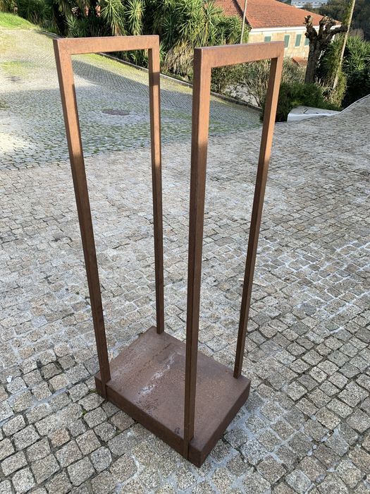 Armazenador de lenha em casa boa capacidade