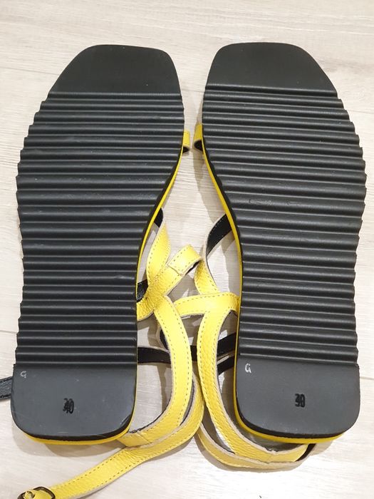 Легесенькі босоніжки на літо