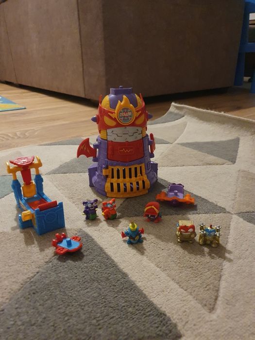 Zestaw Super Zings + dwie zlote figurki limitowane | Stan bardzo dobry