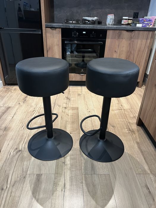 2 hokery do wyspy czarne regulowane