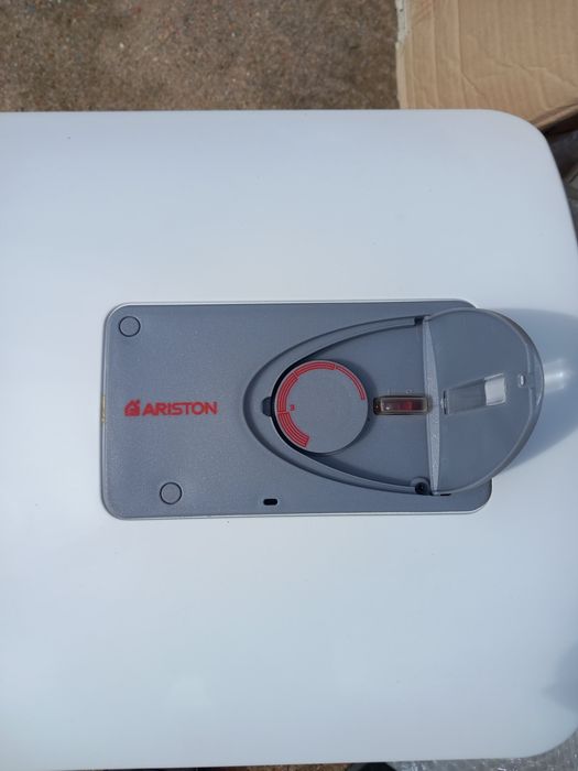 Termo acumudor ariston64862389838723123