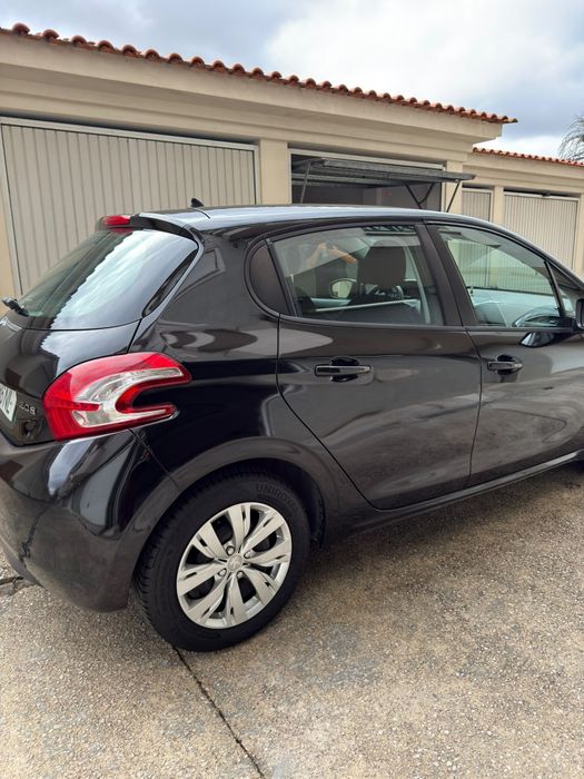 Peugeot 208 1.4 HDi 68 cv | Muito Económico