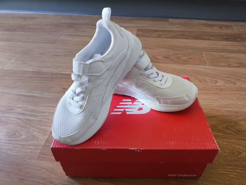 Кросівки NEW Balance 28.5р.