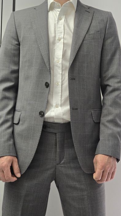 Продам бу чоловічий класичний костюм arber як новий