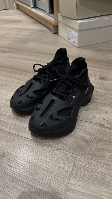 Продам кроссовки , носились раза 3