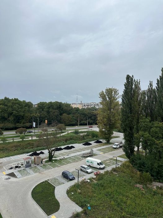 Продаж 3 к квартири в центрі,можливе перепланування у 1+2 кімнатні ква