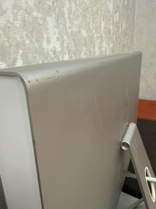 Apple cinema display 23