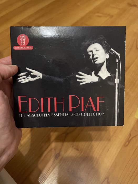 Набор три CD диска Edith Piaf б/у в идеальном состоянии без дефектов.