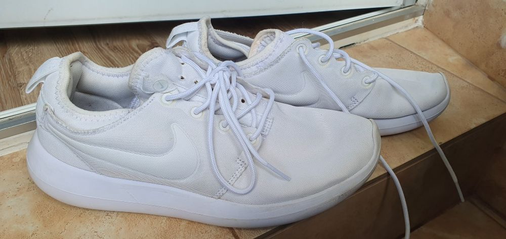 Buty białe damskie Nike Roshe rozmiar 40 wkładka 25,5cm