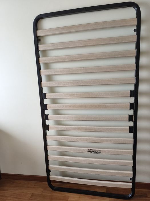 Estrado  de cama.  1.80 x 0.93. Pikoli