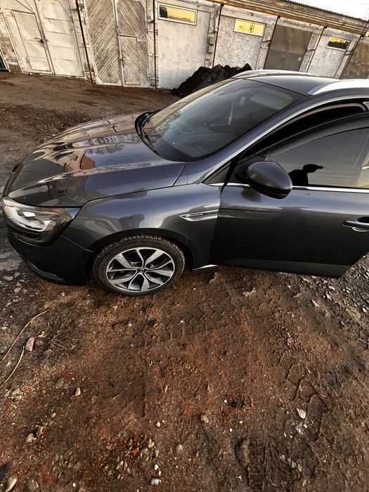 меган 4 повністю обслужений на гарній комплектаціі