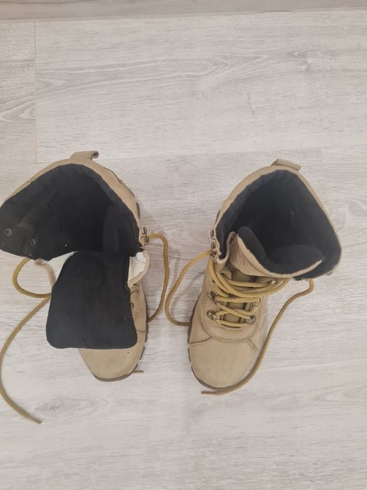 Продам жіночі  берци