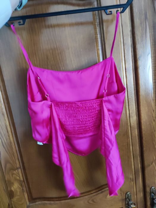 Top cetim rosa fuxia