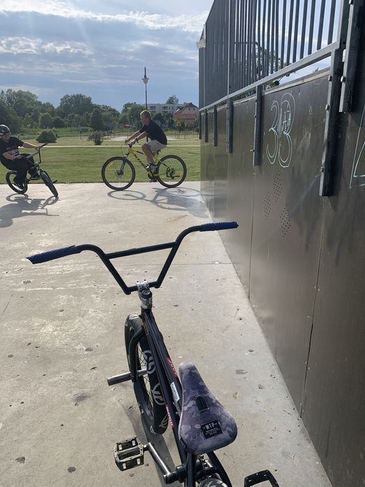 Streetowy bmx  polowa czesci nowa (opis)