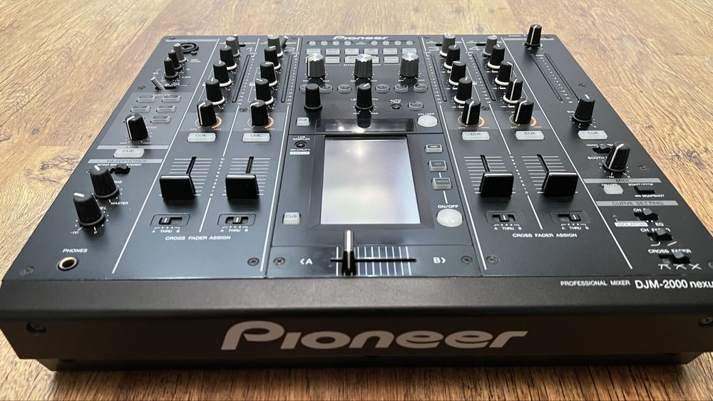 Pioneer DJM2000 Nexus dj