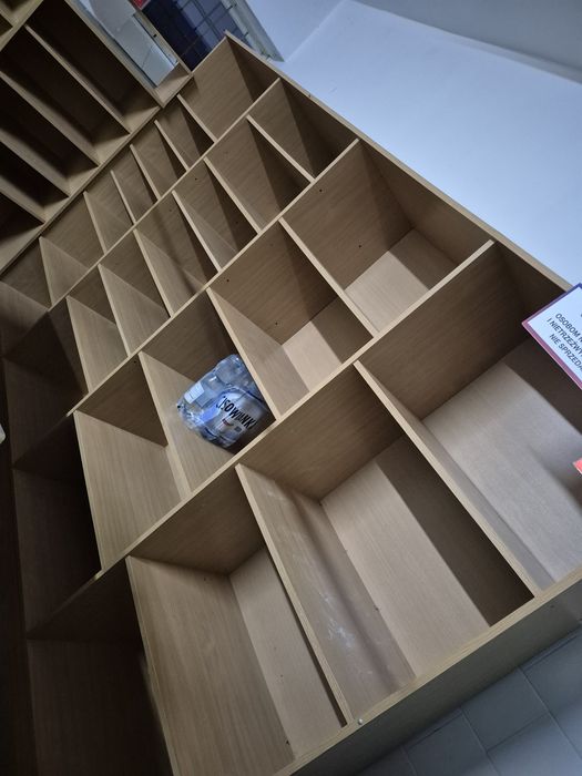 Chłodnia i lada chłodnicza .