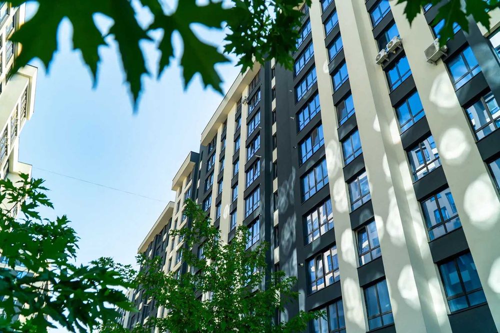 Здана! Однокімнатна з чорновими роботами. Вигідно!