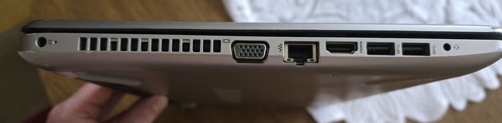 Laptop HP 250 G6 256 GB 4GB Ram Win 10 Bardzo Dobry Stan Torba