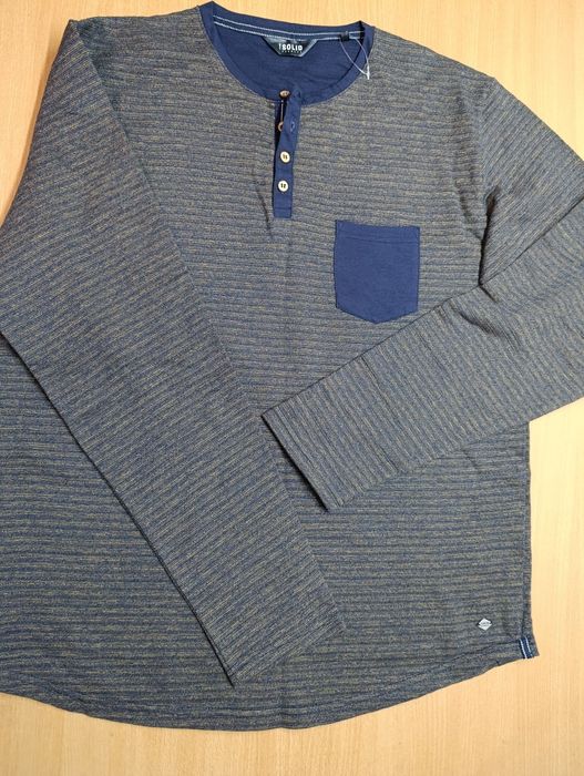 Чоловічий светр ог 116 см благородного коліру та матеріалу