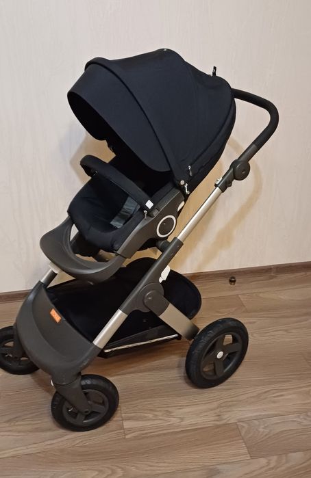 Продам дитячу коляску Stokke Trailz