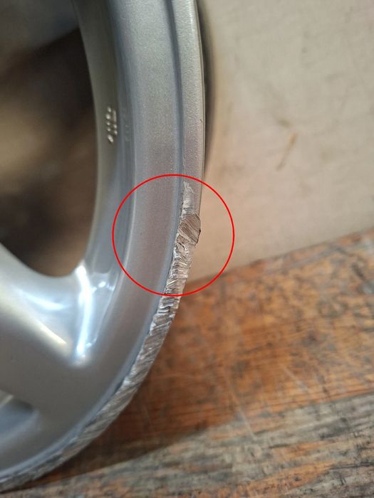 Jante frente direita VOLKSWAGEN Polo (6N)