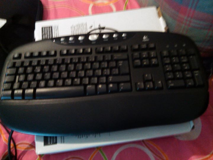 Logitech Keyboard64750859624707120