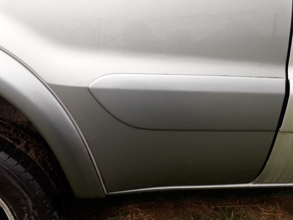 Drzwi prawe,lewe tył 6T6 Toyota Rav4 ll 00-05
