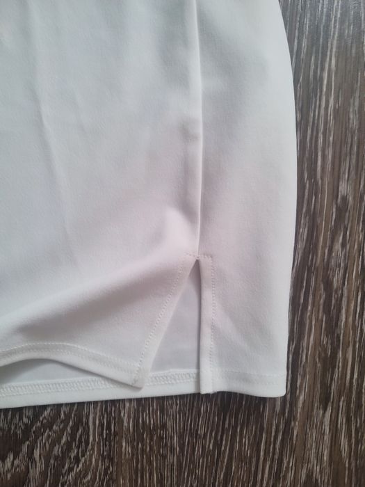 Ніжне біле плаття