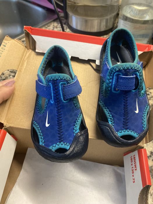Sandalias nike  azul e preto borracha