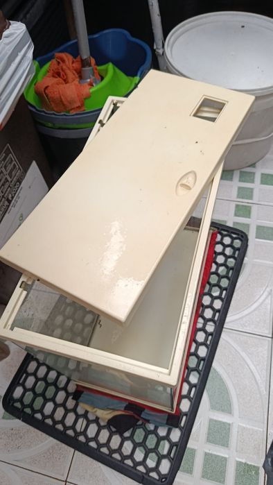 Aquário aguatlantis usado para peixes