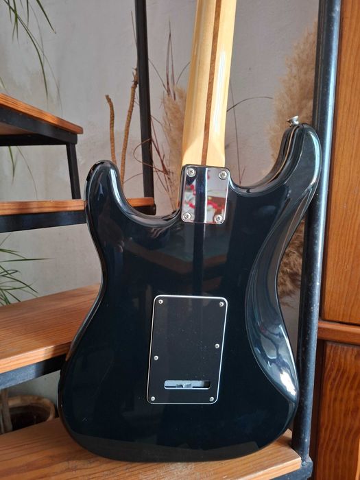 Fender Blacktop Stratocaster HH MIM + Case Rígido (Excelente Estado)