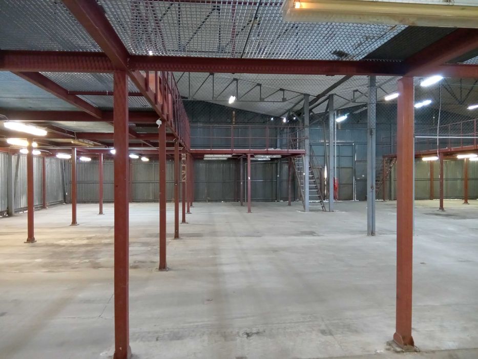 Wiata z antresolą - 620 m2