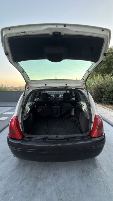 Renault Clio 1.9D comercial