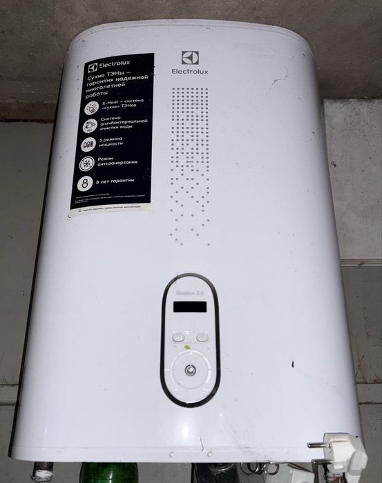 Водонагрівач Electrolux EWH 30 на запчастини