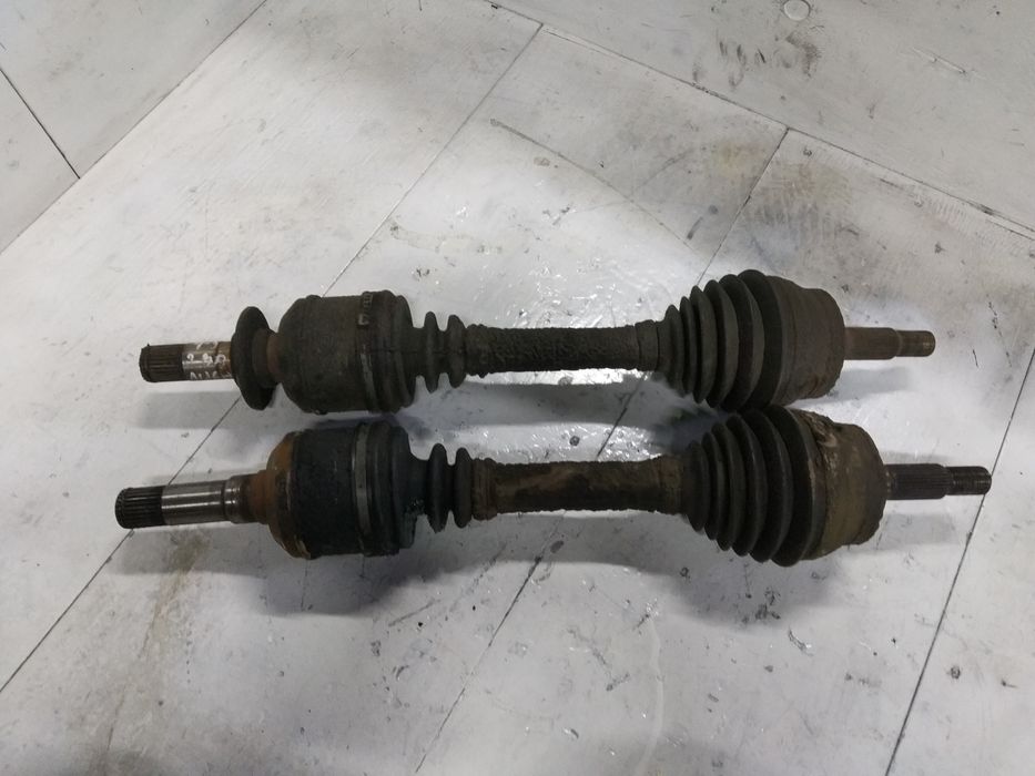 Полуось права ліва Saab 9-5 2.0t автомат піввісь