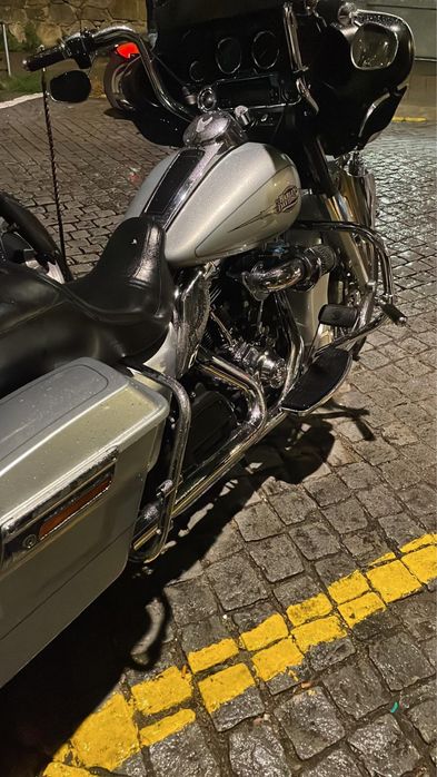 Harley eletra glide
