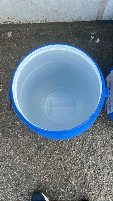 Beczki plastikowe 30-220L z deklem