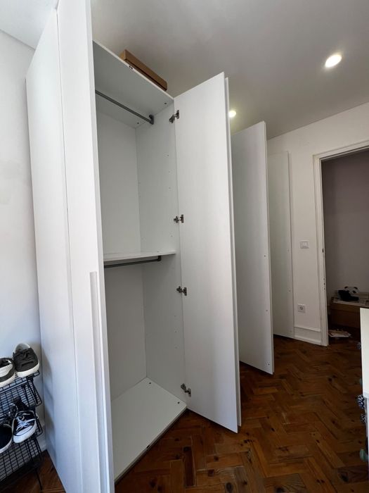 Vende se roupeiro de 6 portas com 240cmx238cmx55cm