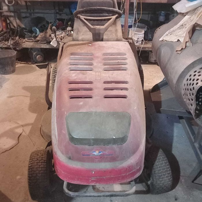 Trator de cortar relva