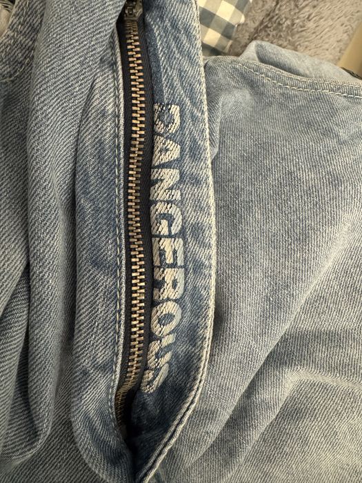 jeansy dangerous