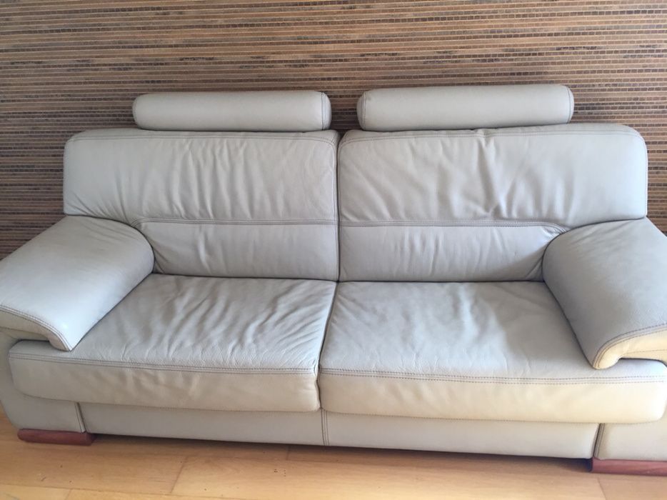 Sofá em pele muito estimado