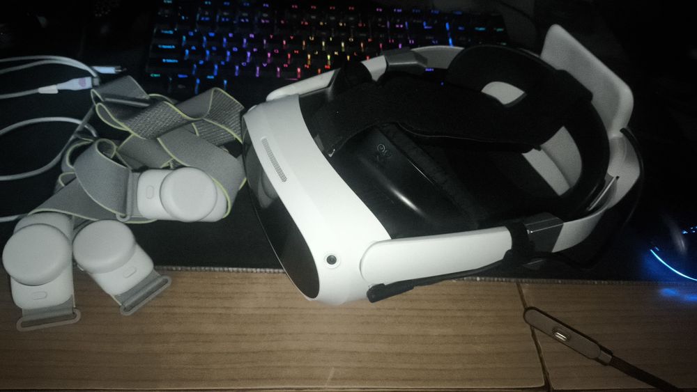Pico 4 + Full body Tracking Pico Tracker