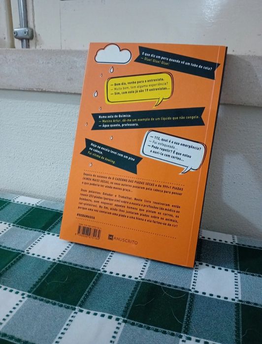 Livro  253 piadas secas