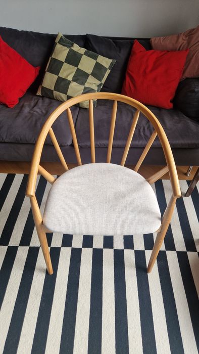 piękne drewnaine krzesło JYSK arnborg