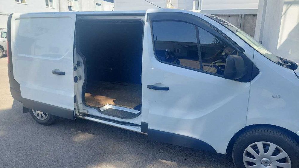 Продам  Renault Trafic 1.6 long