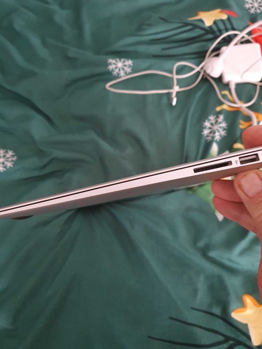 Sprzedam macbook 1466